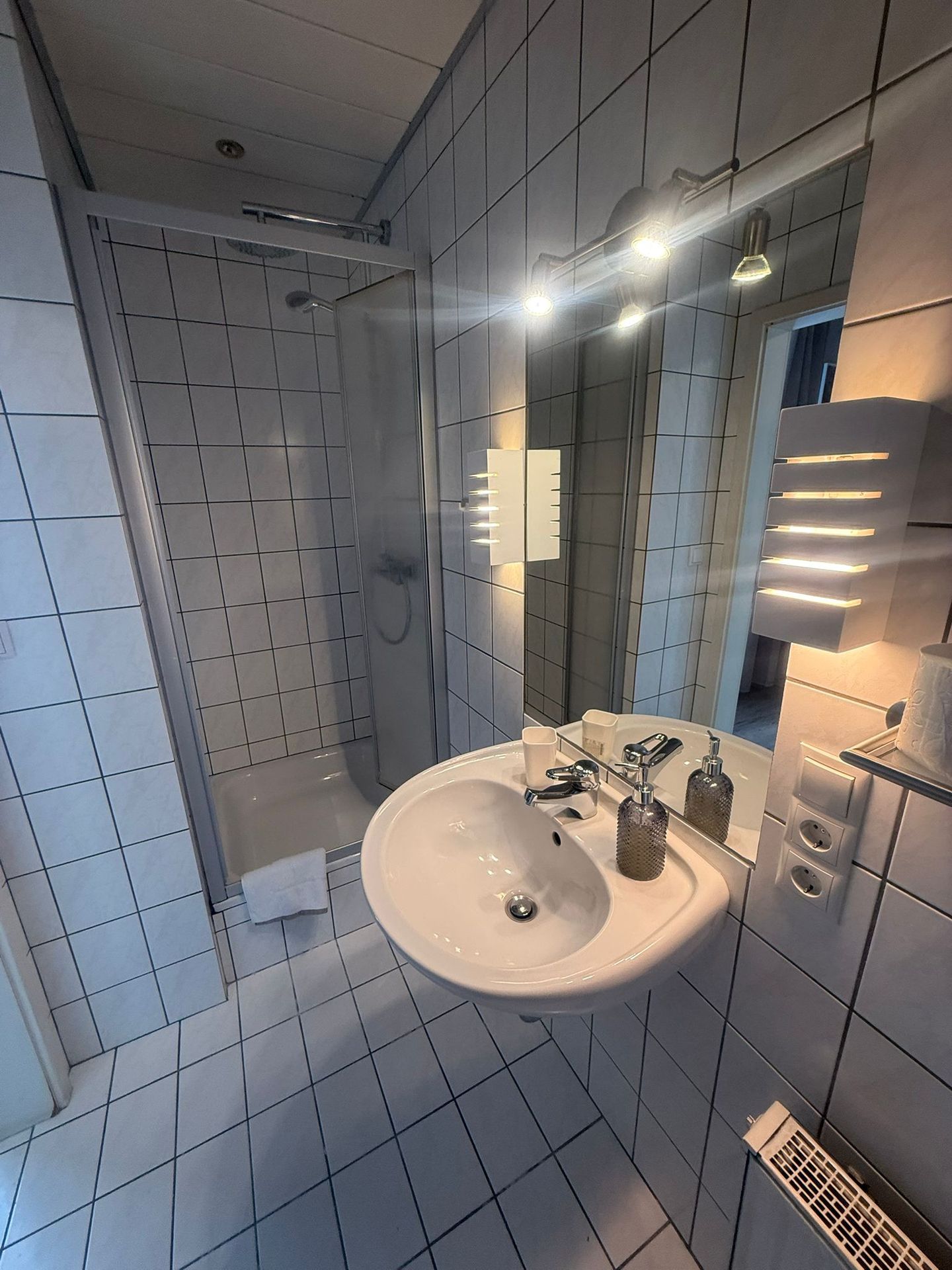 schönes Bad Familienzimmer Hotel Dernbach